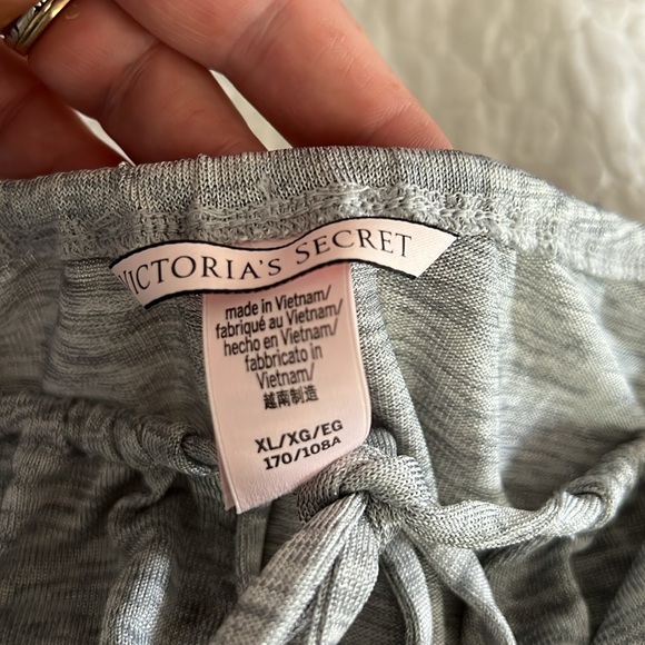 Victorias Secret Tank Top Size XL spaghetti strap Tank Top Heather Gray NWOT - Picture 6 of 9